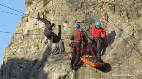 MARCHE-LES-DAMES (Rochers du Camp Commando)